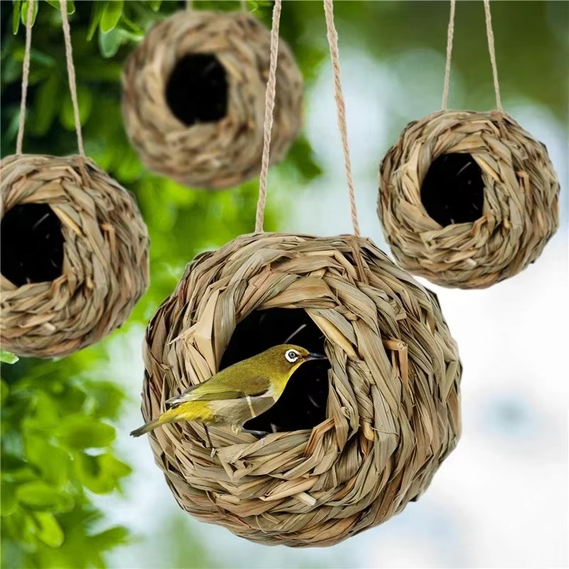 New Birds Nest Bird Cage Grass Egg Cage Bird House Outdoor Decorative Weaved Hanging Parrot Nest Houses Pet Bedroom
